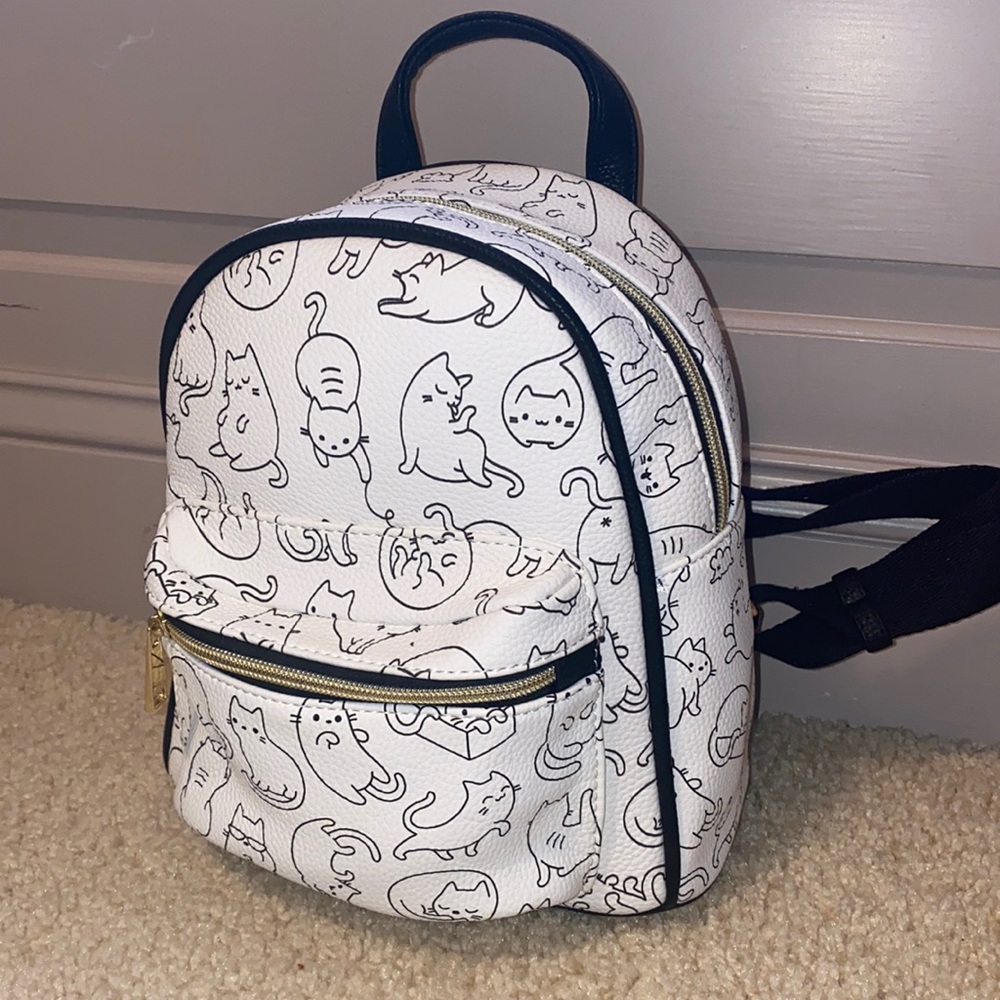 Kitty mini backpack! 😻🐱
